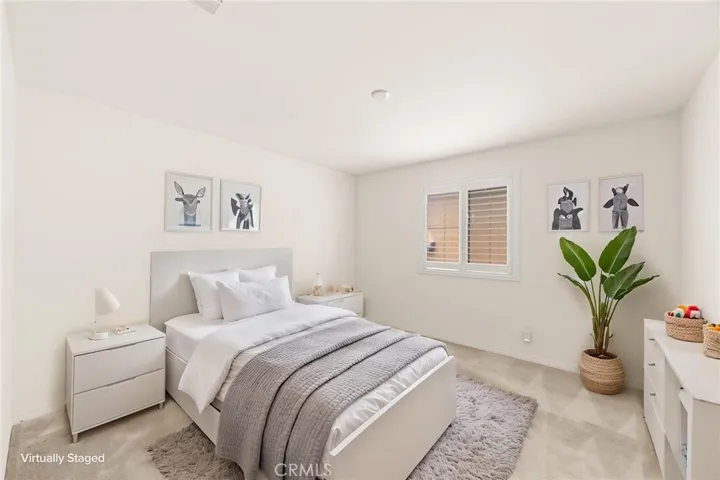 5562 Royal Oaks, Fontana, California 92336