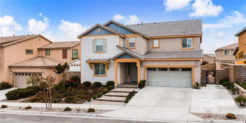 5562 Royal Oaks, Fontana, California 92336