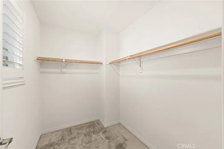 5562 Royal Oaks, Fontana, California 92336