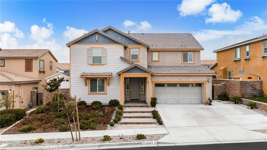 5562 Royal Oaks, Fontana, California 92336