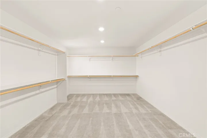 5562 Royal Oaks, Fontana, California 92336