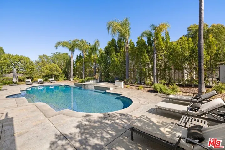 29462 Malibu View Court, Agoura Hills, California 91301