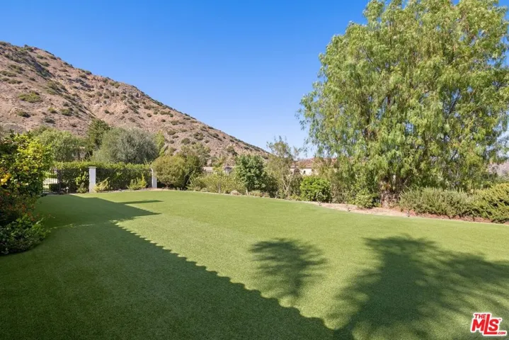 29462 Malibu View Court, Agoura Hills, California 91301
