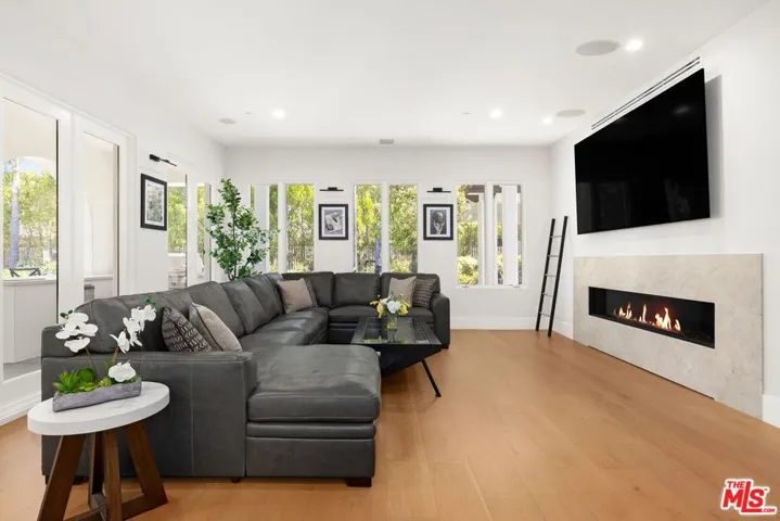 29462 Malibu View Court, Agoura Hills, California 91301