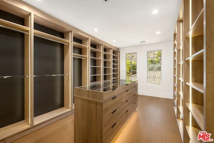 29462 Malibu View Court, Agoura Hills, California 91301
