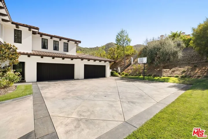 29462 Malibu View Court, Agoura Hills, California 91301