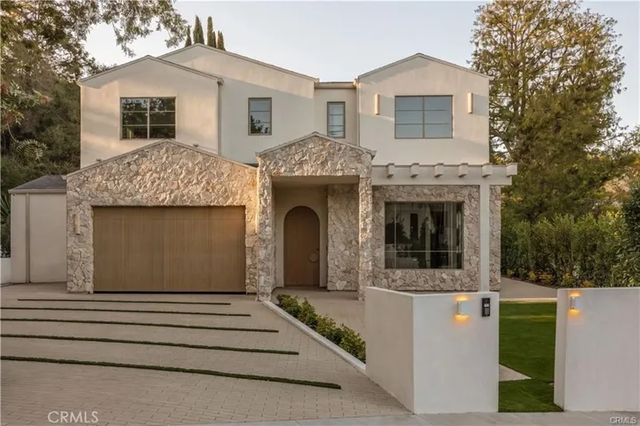 16933 Bosque Drive, Encino, California 91436