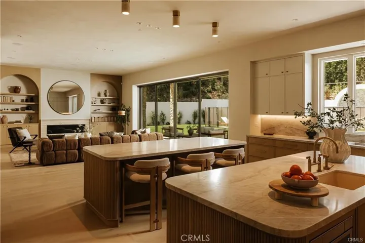 16933 Bosque Drive, Encino, California 91436