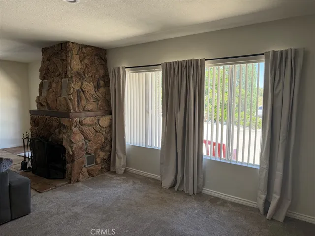 32038 Crystalaire, Llano, California 93544
