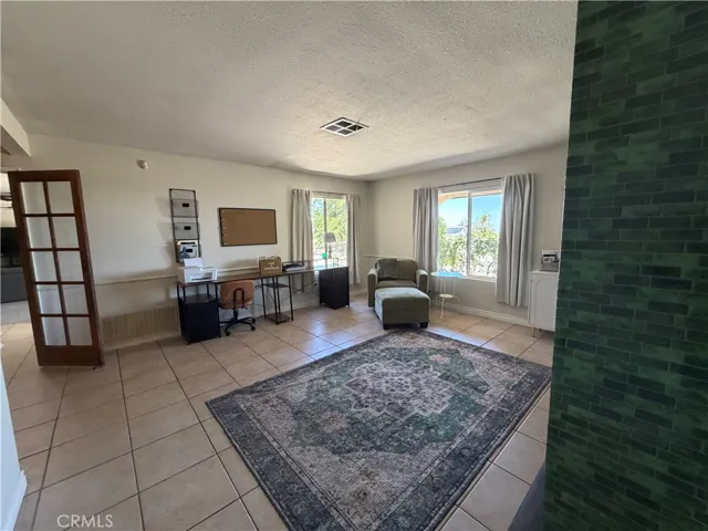 32038 Crystalaire, Llano, California 93544