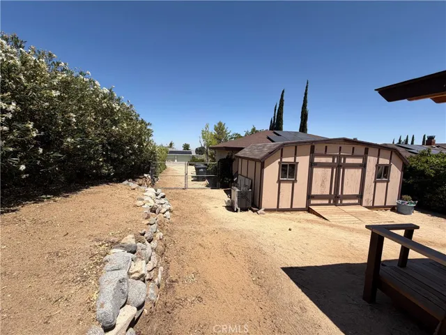 32038 Crystalaire, Llano, California 93544