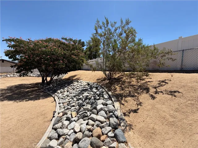 32038 Crystalaire, Llano, California 93544