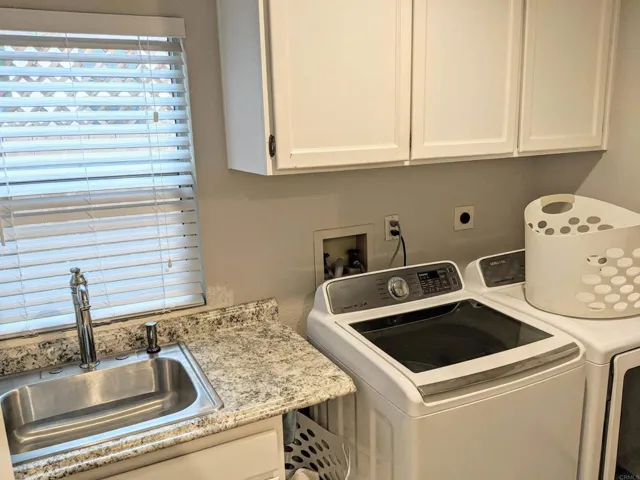 4381 Corte De La Fonda, San Diego, California 92130