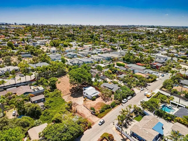 975 Urania Avenue, Encinitas, California 92024