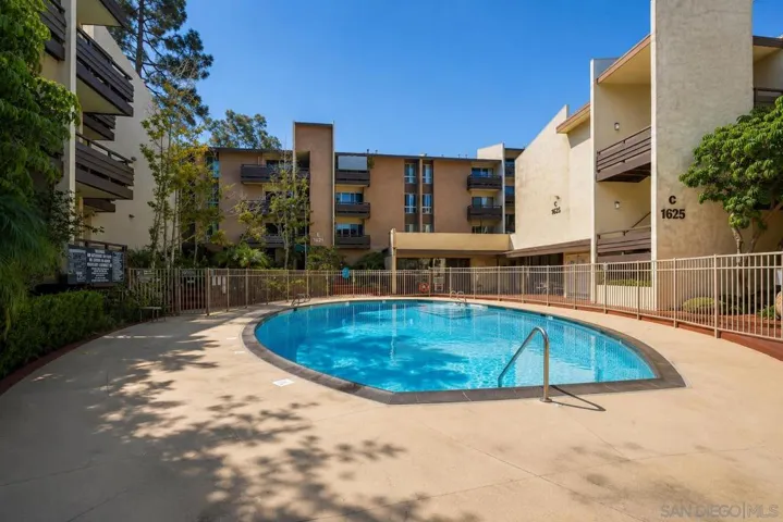 Swimming Pool/Hot Tub/Sauna