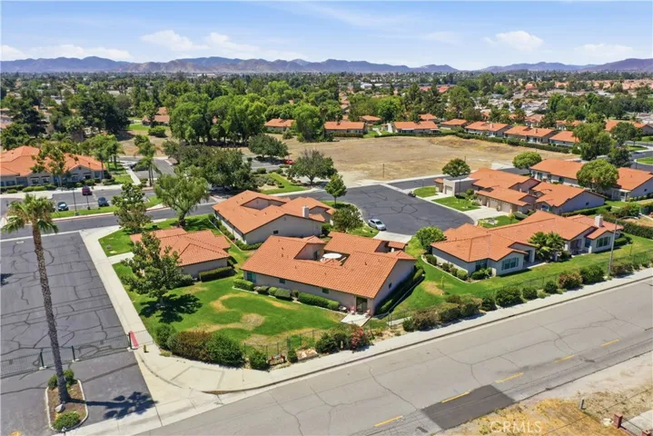 1086 Morning Mist Court, Hemet, California 92545