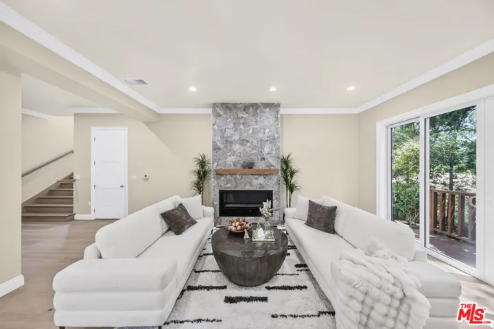 4897 Rosemont Avenue, La Crescenta, California 91214