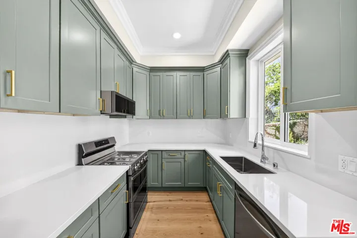 4897 Rosemont Avenue, La Crescenta, California 91214
