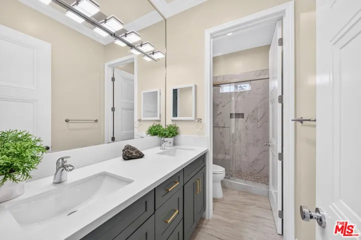 4897 Rosemont Avenue, La Crescenta, California 91214
