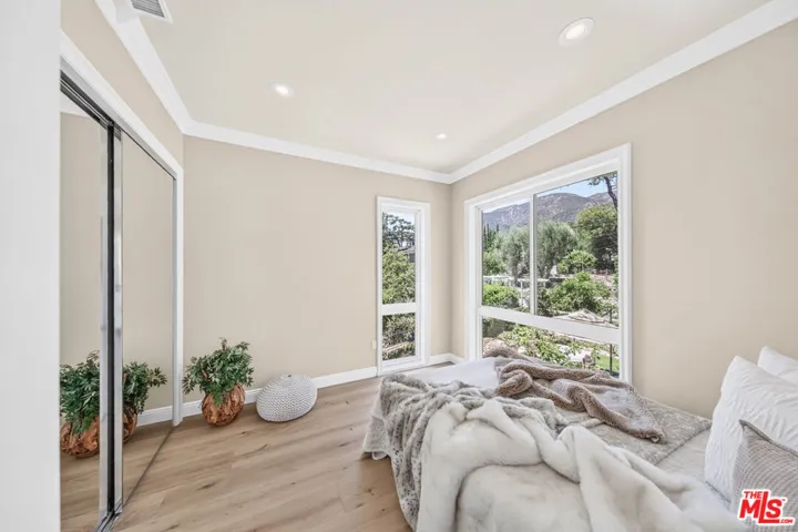 4897 Rosemont Avenue, La Crescenta, California 91214