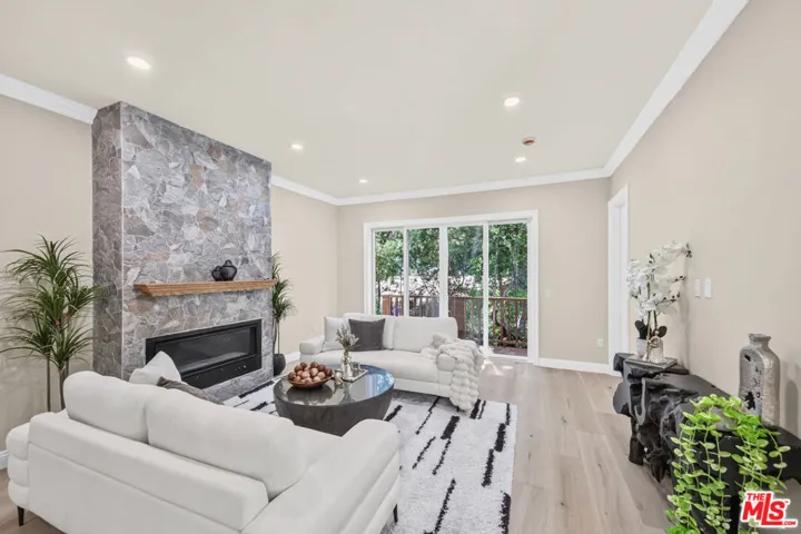 4897 Rosemont Avenue, La Crescenta, California 91214