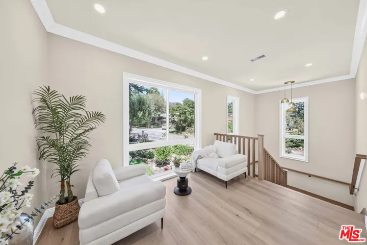 4897 Rosemont Avenue, La Crescenta, California 91214