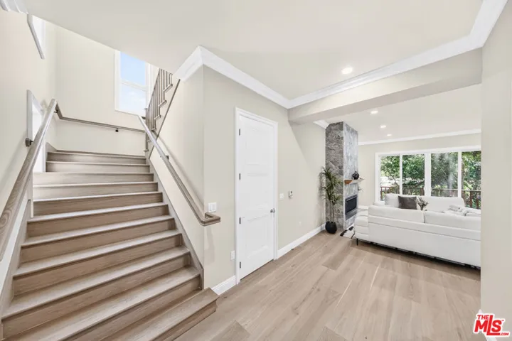 4897 Rosemont Avenue, La Crescenta, California 91214