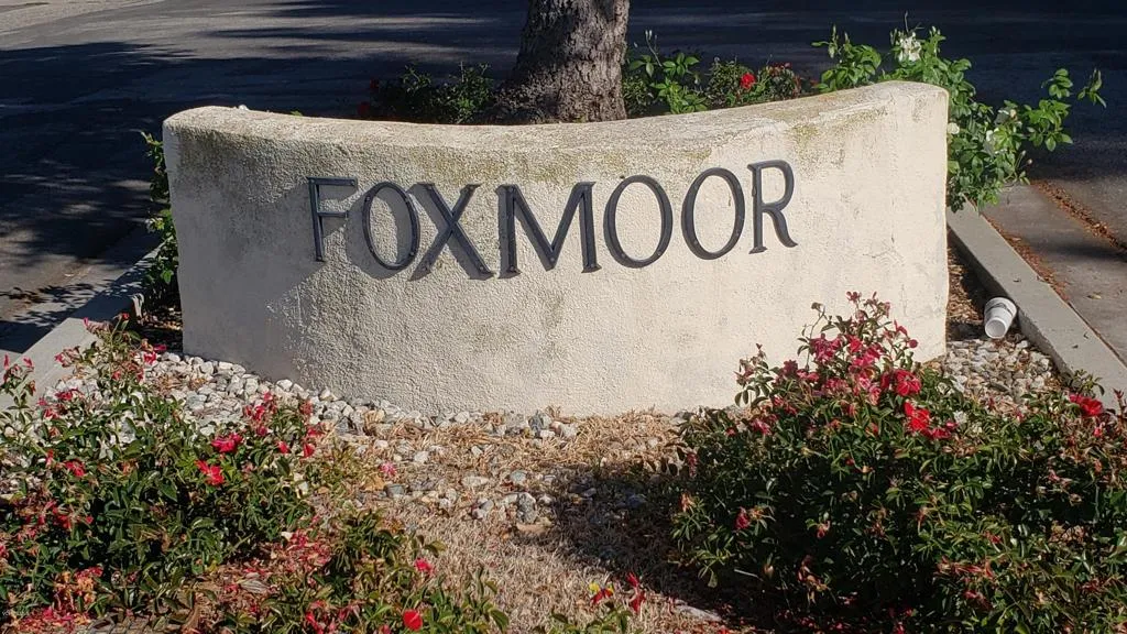 Foxmoor sign