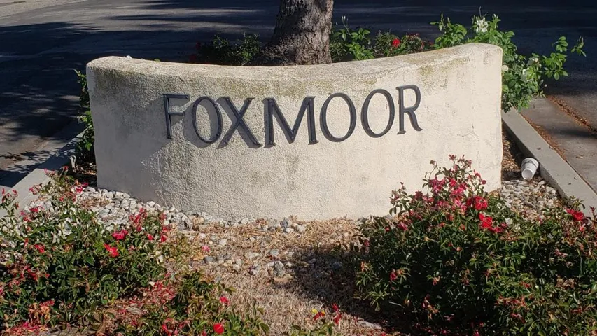 Foxmoor sign