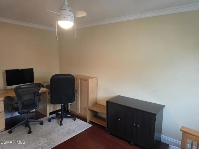 Bedroom/office