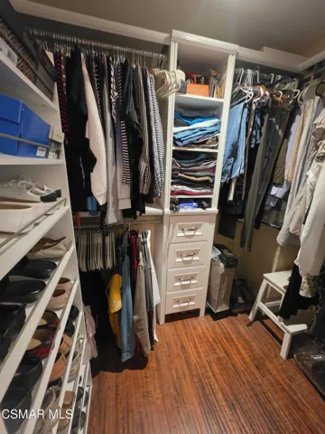Walk in closet