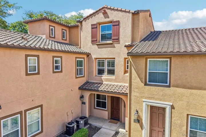 17007 Camino Marcilla 3, San Diego, California 92127
