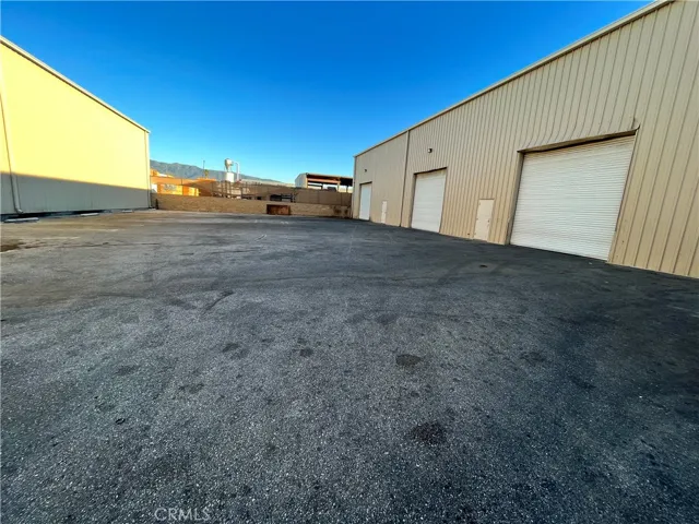 14662 El Molino Street, Fontana, California 92335