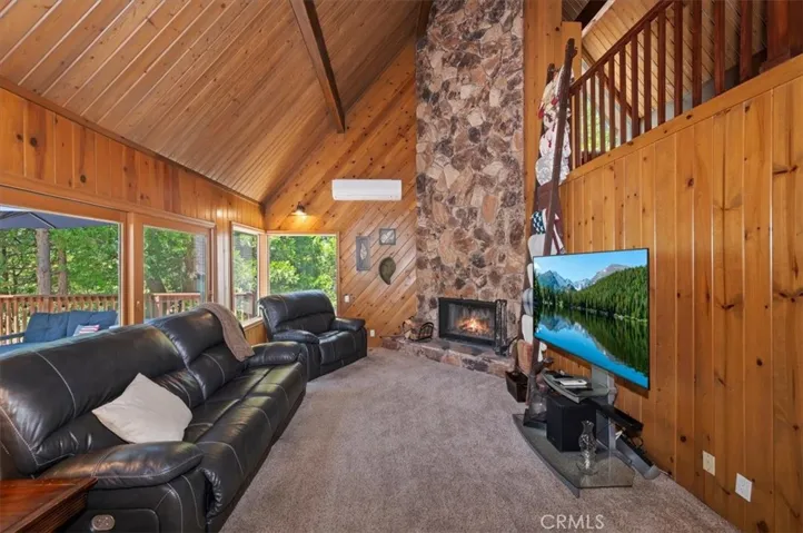 334 Highland Drive, Lake Arrowhead, California 92352