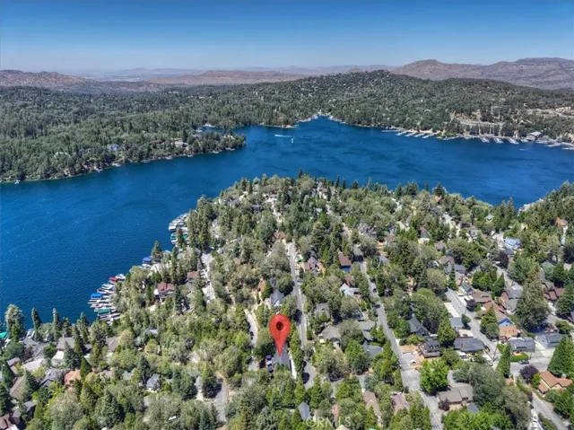 334 Highland Drive, Lake Arrowhead, California 92352