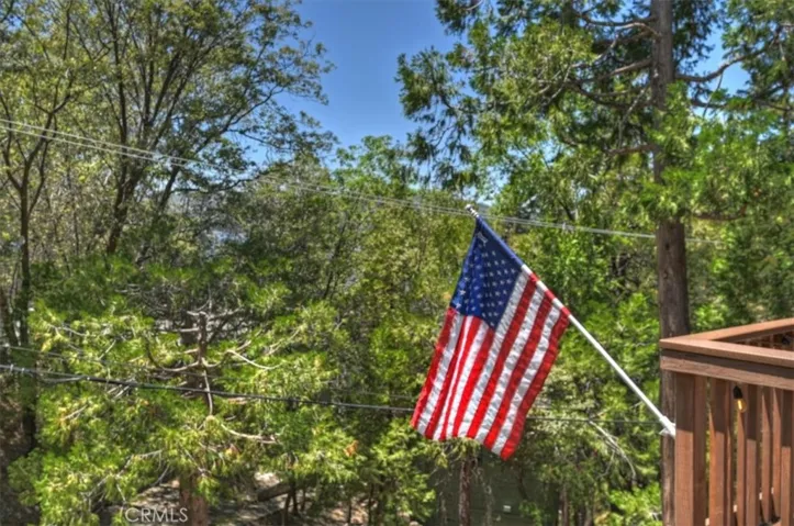 334 Highland Drive, Lake Arrowhead, California 92352