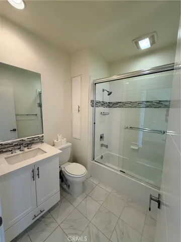 3rd floor bathroom for secondary bedroom