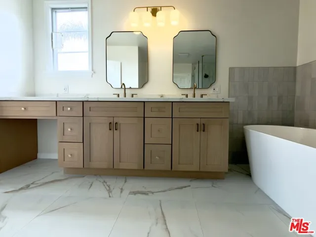 378 S La Jolla Avenue, Los Angeles, California 90048