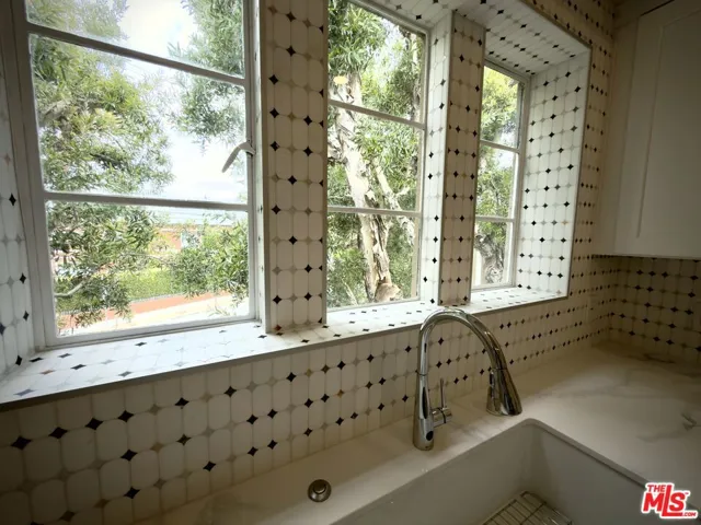 378 S La Jolla Avenue, Los Angeles, California 90048