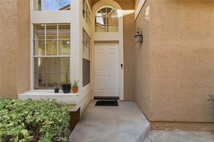 4933 Santo, Oak Park, California 91377
