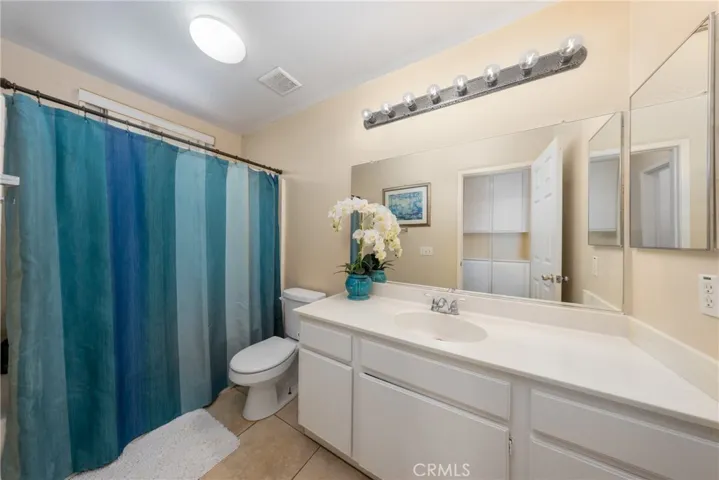 Upstairs Hall Bath