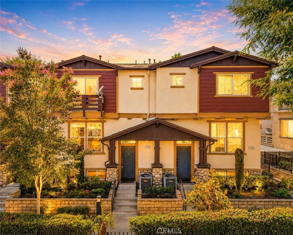 1556 Ledgestone