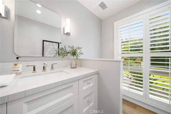 5012 Sanlo Place, Woodland Hills, California 91364