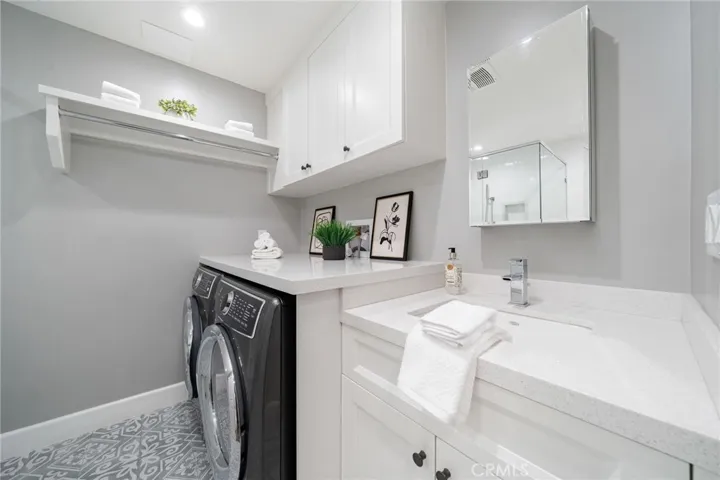 5012 Sanlo Place, Woodland Hills, California 91364