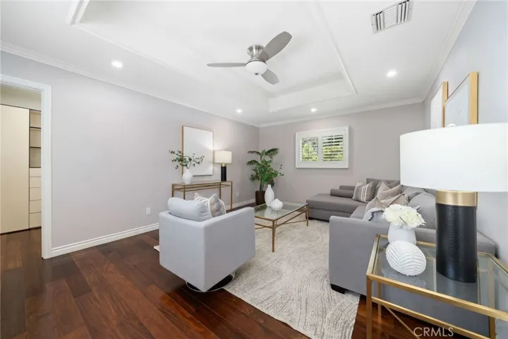 5012 Sanlo Place, Woodland Hills, California 91364