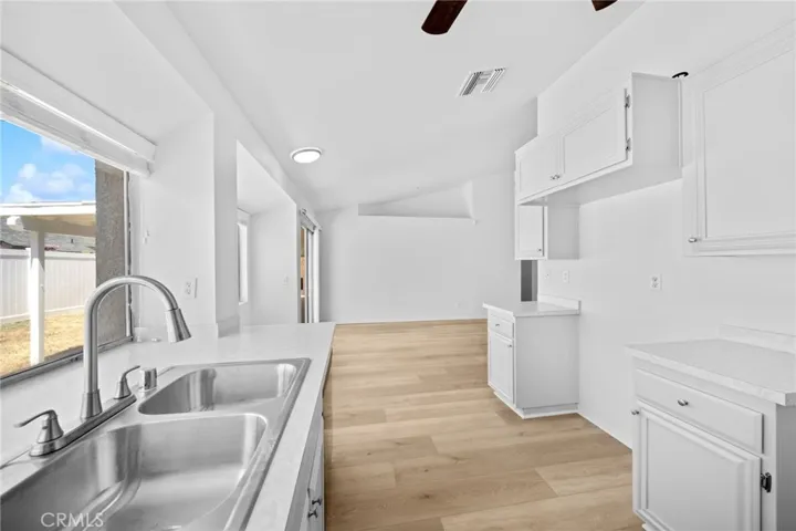 42 Whirlaway, Perris, California 92571