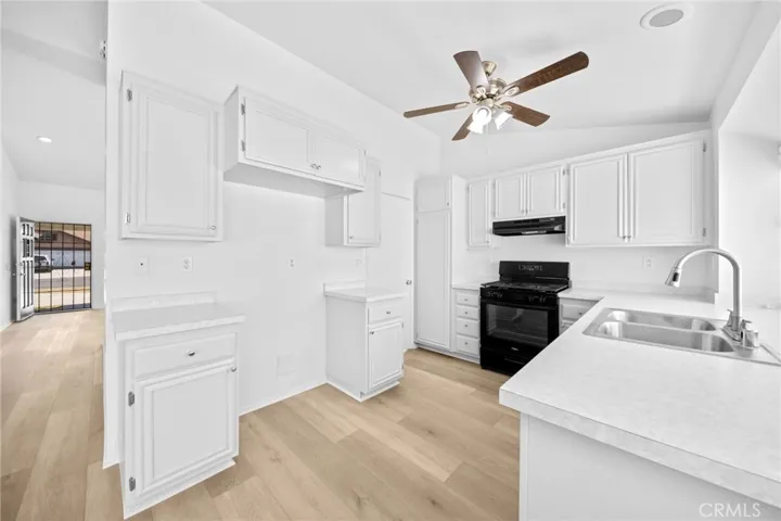 42 Whirlaway, Perris, California 92571