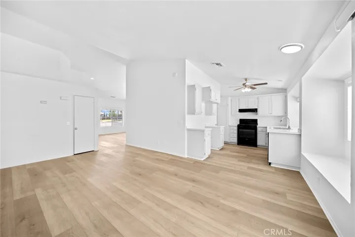 42 Whirlaway, Perris, California 92571