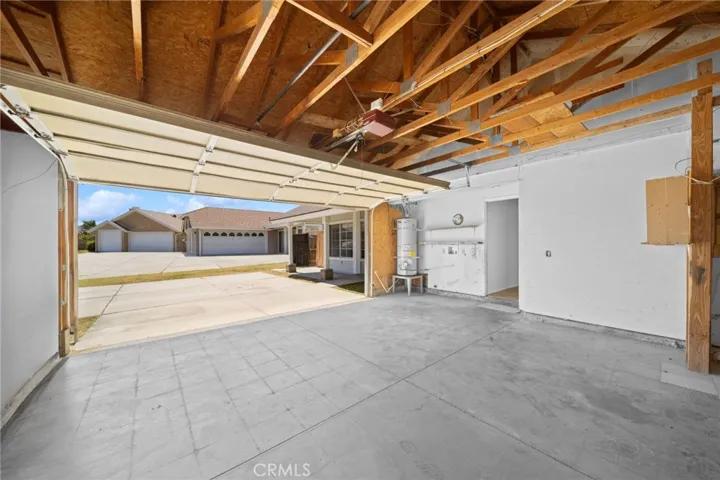 42 Whirlaway, Perris, California 92571