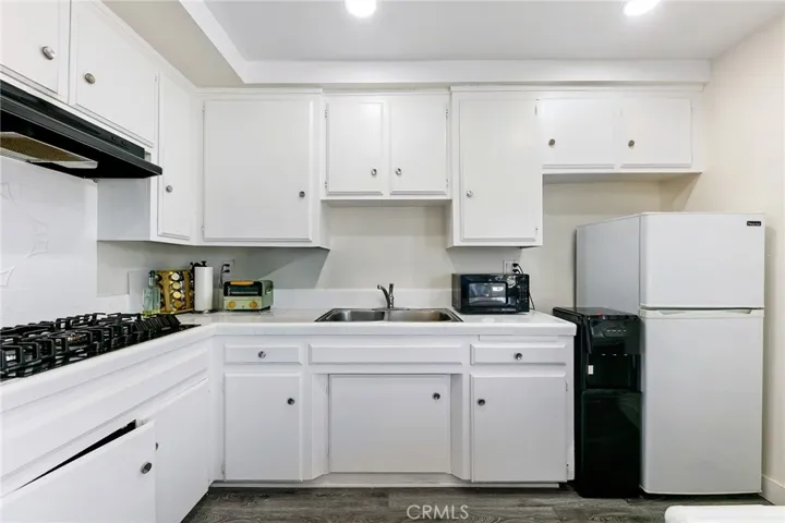 245 E Artesia, Long Beach, California 90805